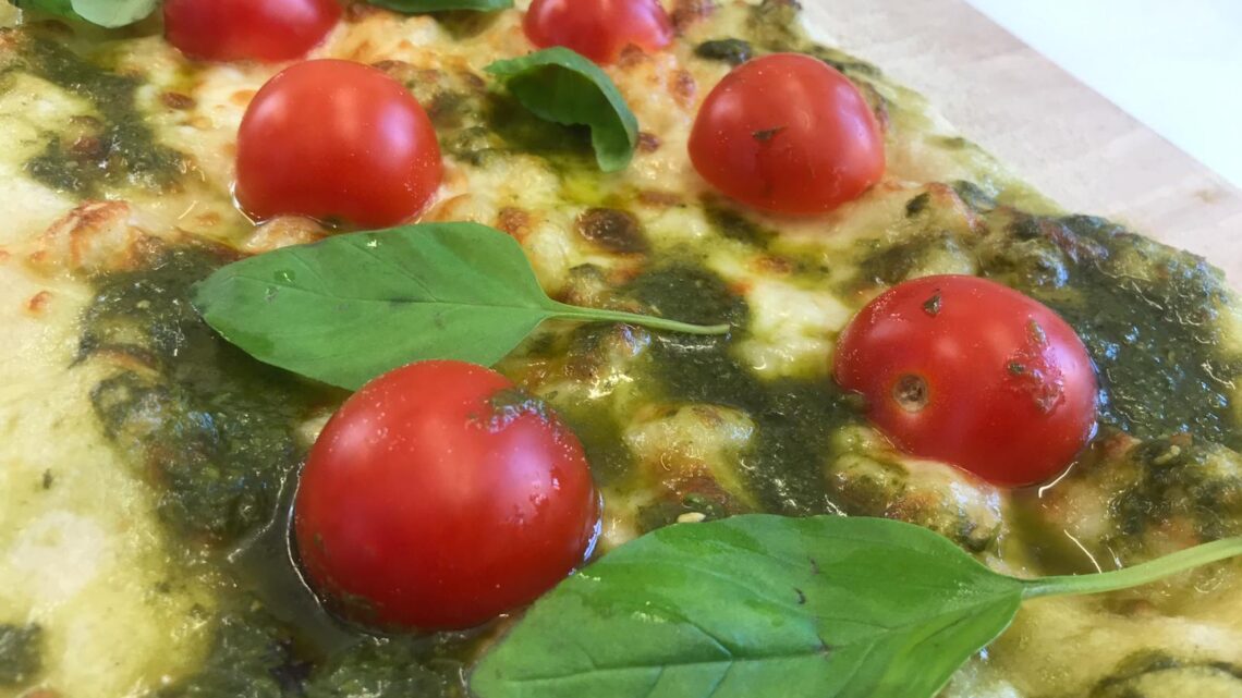 Tonda, bufala, pesto e pomodori secchi